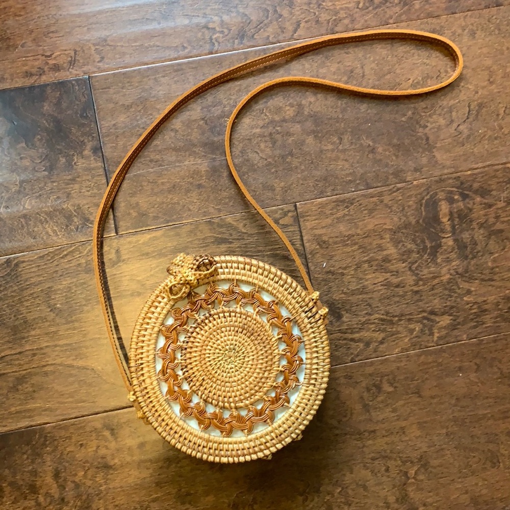 Natural round straw boho crossbody bag